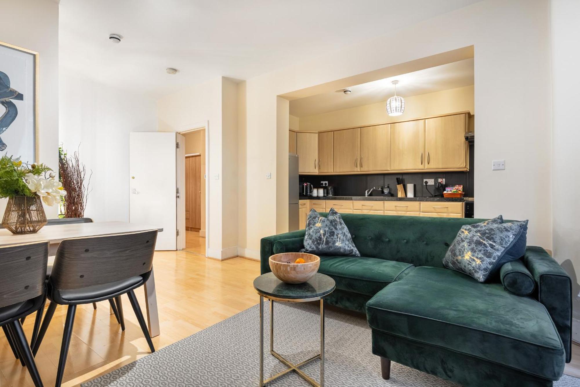 Elegant Kensington Apartment With Patio 伦敦 外观 照片