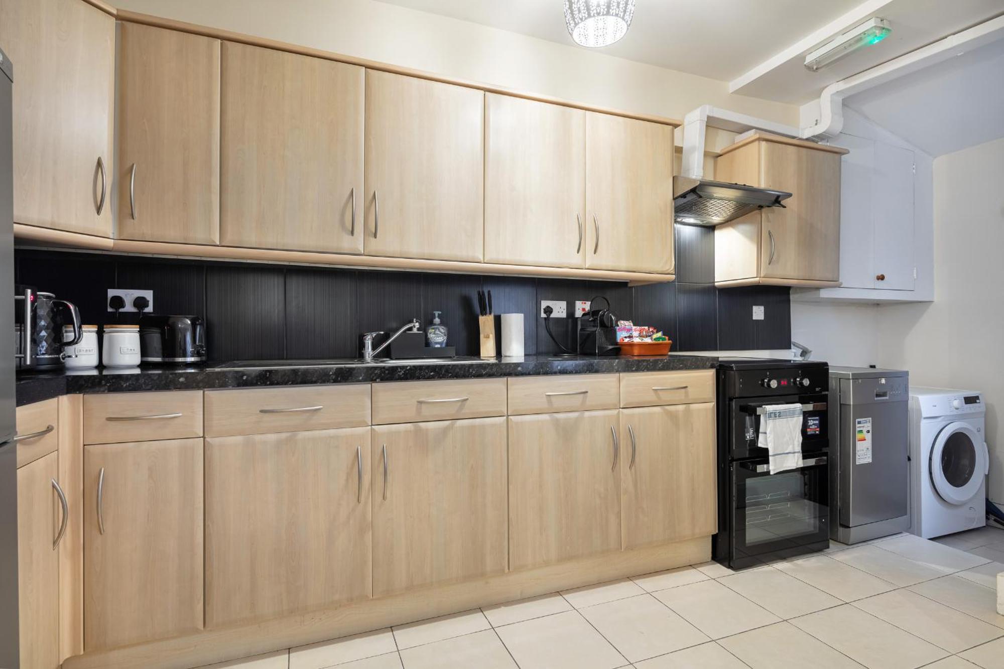 Elegant Kensington Apartment With Patio 伦敦 外观 照片