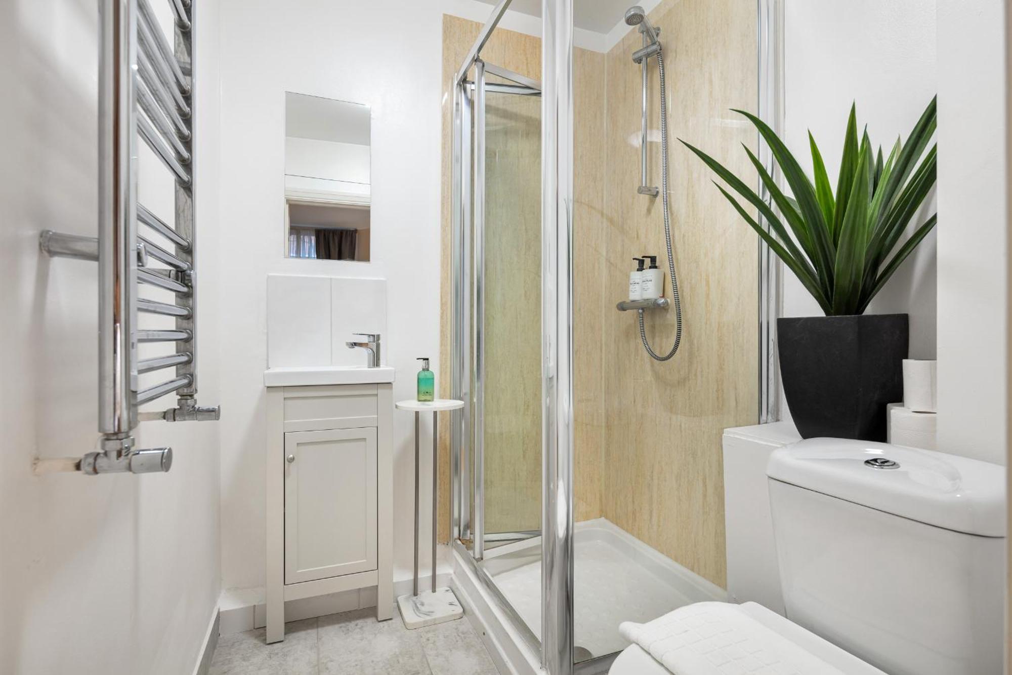 Elegant Kensington Apartment With Patio 伦敦 外观 照片