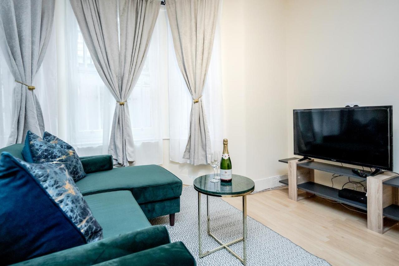 Elegant Kensington Apartment With Patio 伦敦 外观 照片
