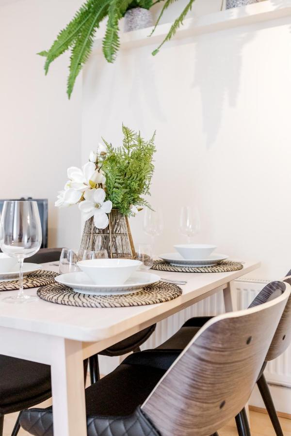 Elegant Kensington Apartment With Patio 伦敦 外观 照片