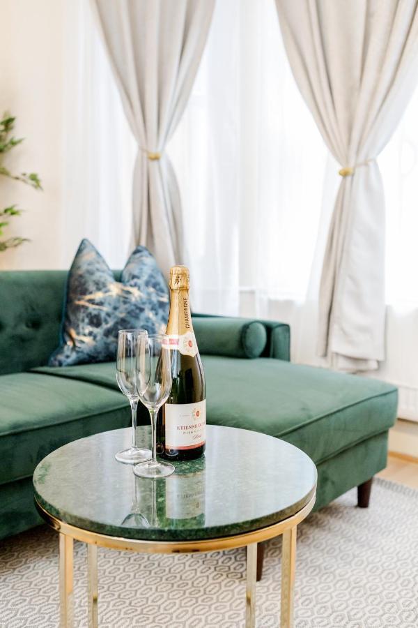 Elegant Kensington Apartment With Patio 伦敦 外观 照片